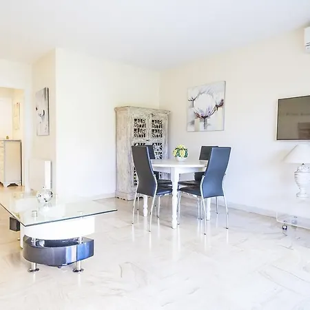 Apartmán Superb  1 Bedroom Close To The Beach Alexandre Iii Cannes