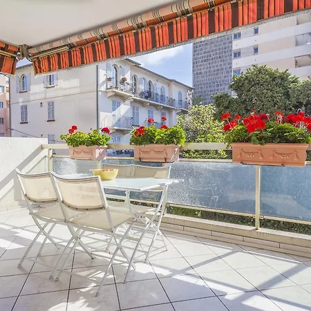 Superb  1 Bedroom Close To The Beach Alexandre Iii Cannes