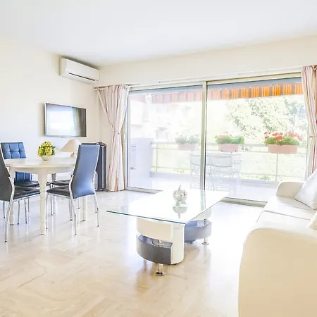 Apartment Superb  1 Bedroom Close To The Beach Alexandre Iii *